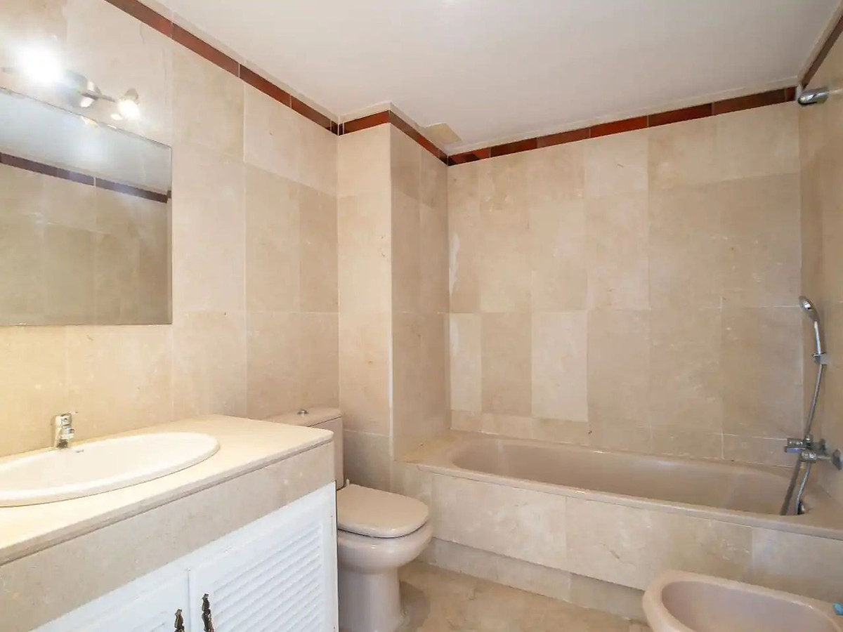 Huis te koop in Estepona | 5 slaapkamers H5527792