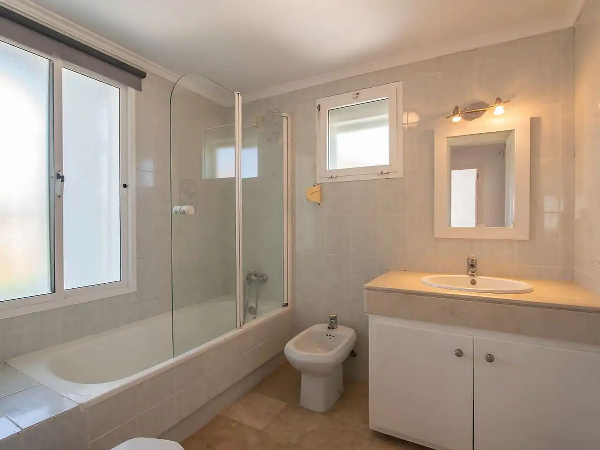 Huis te koop in Estepona | 5 slaapkamers H5527792