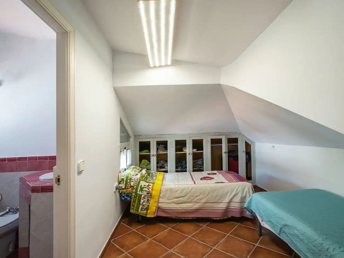 Huis te koop in Estepona | 5 slaapkamers H5527792