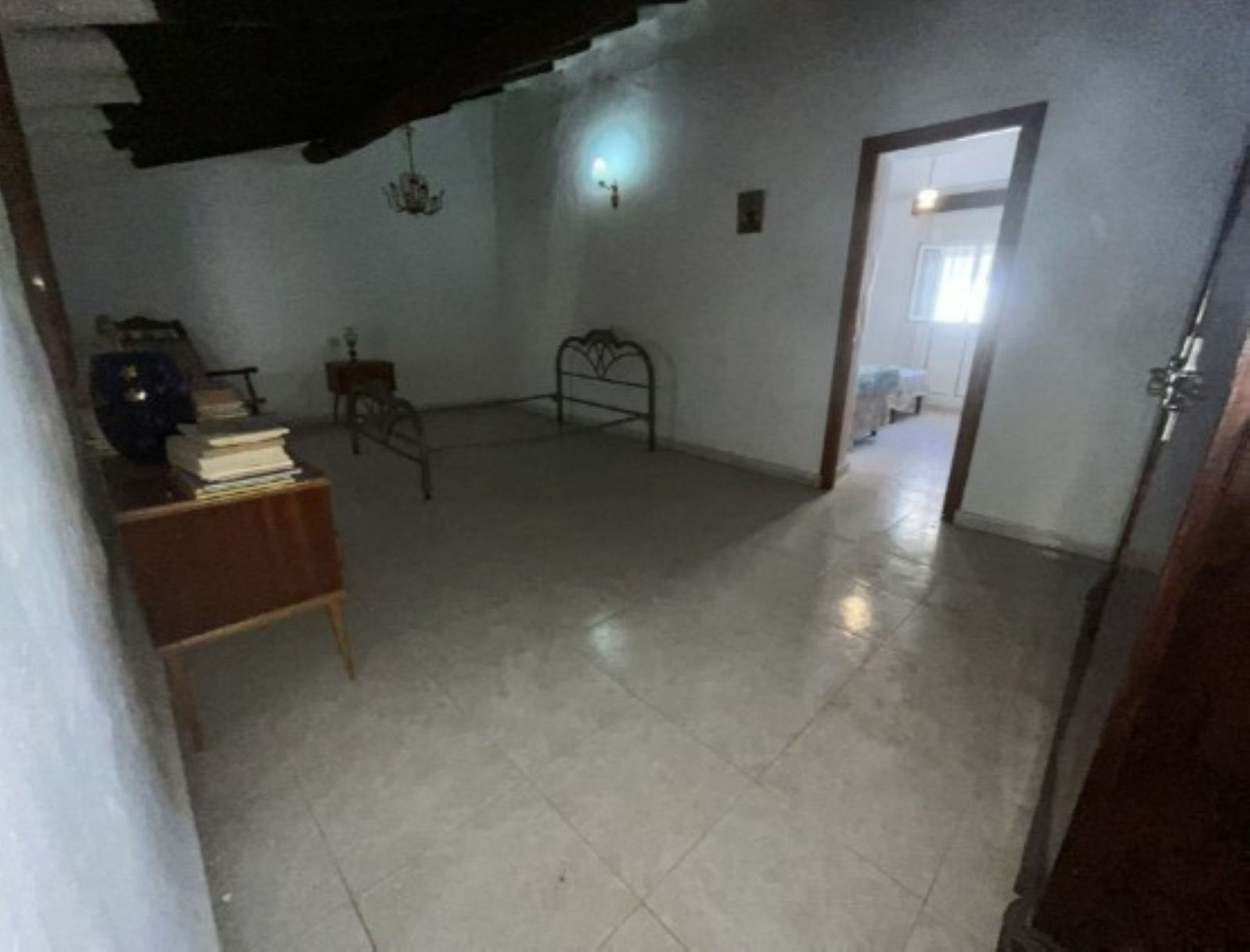 Huis te koop in Estepona | 8 slaapkamers H5528248
