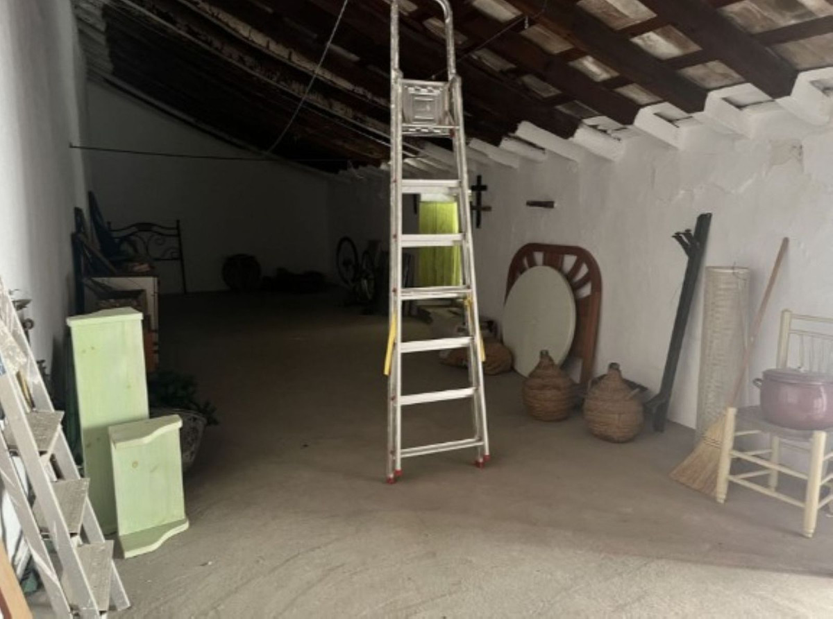 Huis te koop in Estepona | 8 slaapkamers H5528248