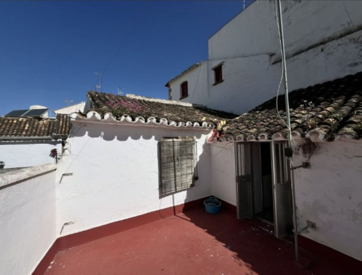 Huis te koop in Estepona | 8 slaapkamers H5528248