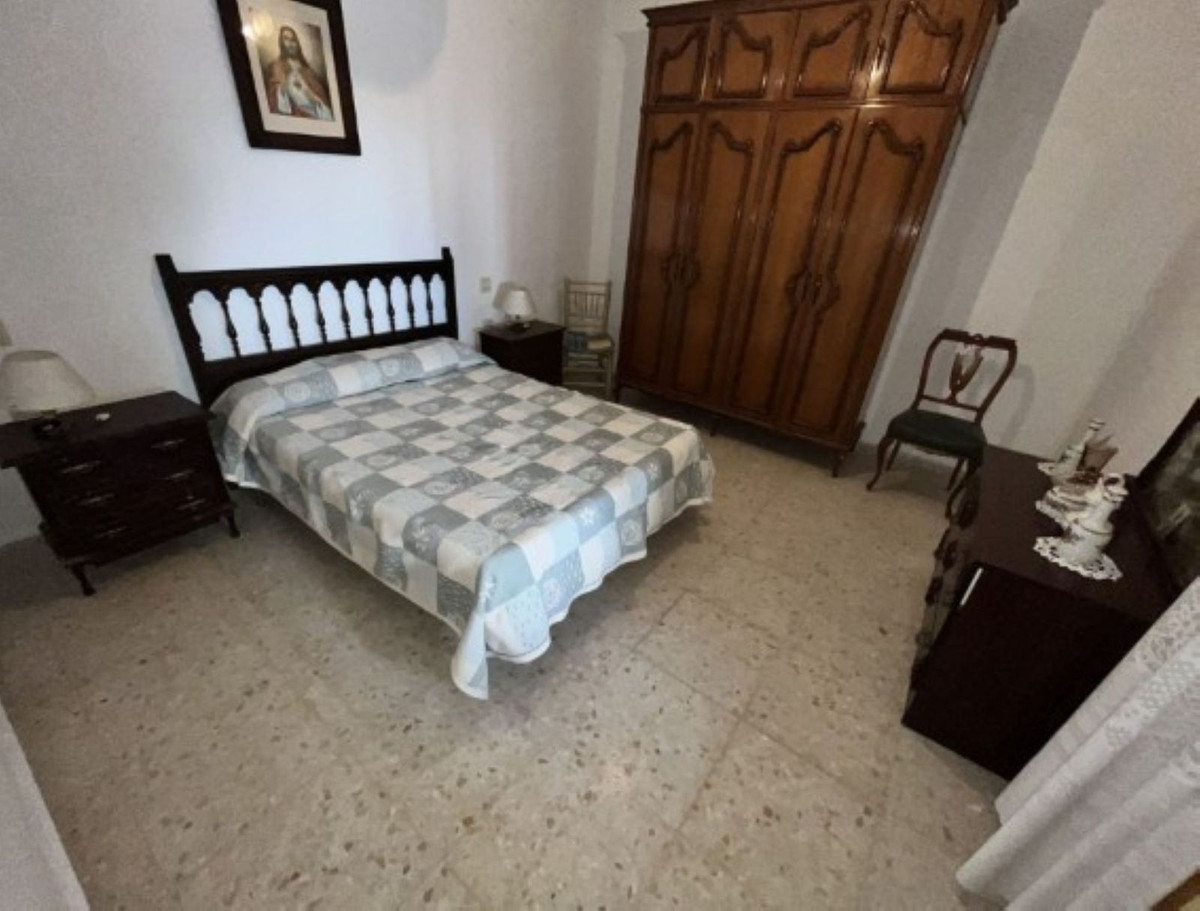 Huis te koop in Estepona | 8 slaapkamers H5528248