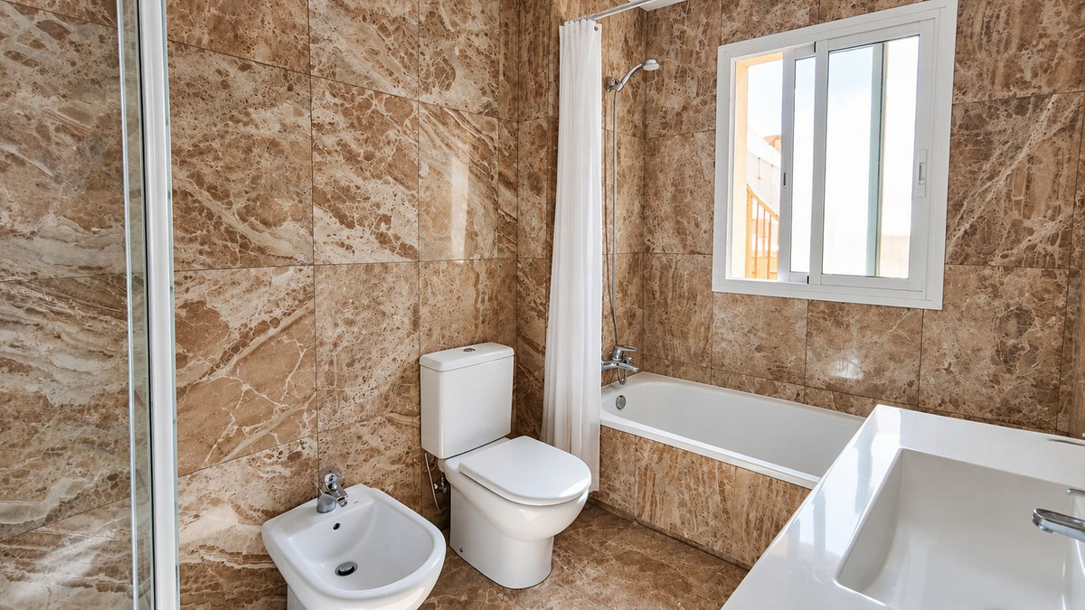 Huis te koop in Estepona | 3 slaapkamers H5530417