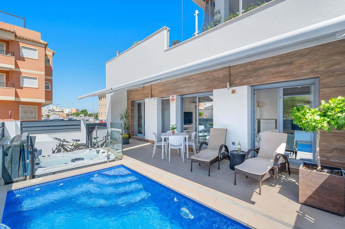 Huis te koop in Formentera de Segura | 3 slaapkamers H5152246