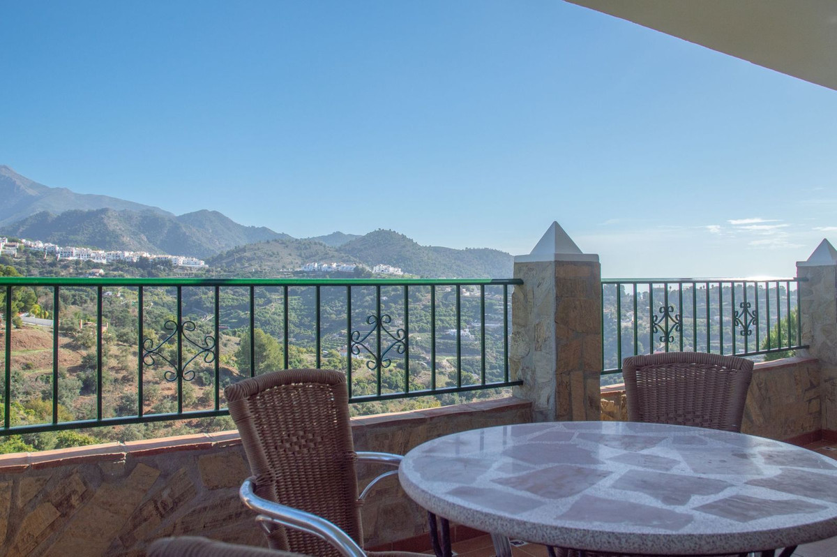 Huis te koop in Frigiliana | 4 slaapkamers H5055760