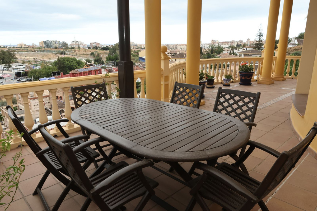 Huis te koop in Fuengirola | 4 slaapkamers H4871395