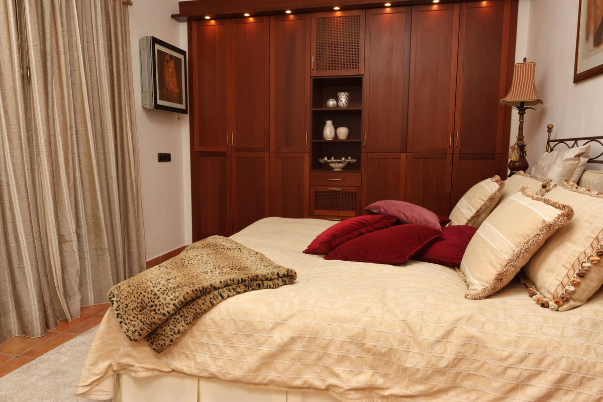 Huis te koop in Fuengirola | 4 slaapkamers H4871395