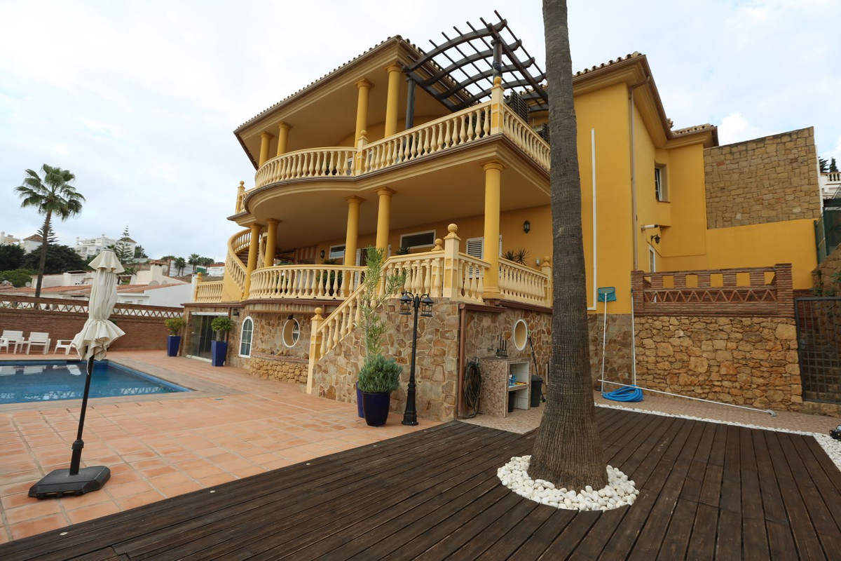 Huis te koop in Fuengirola | 4 slaapkamers H4871395