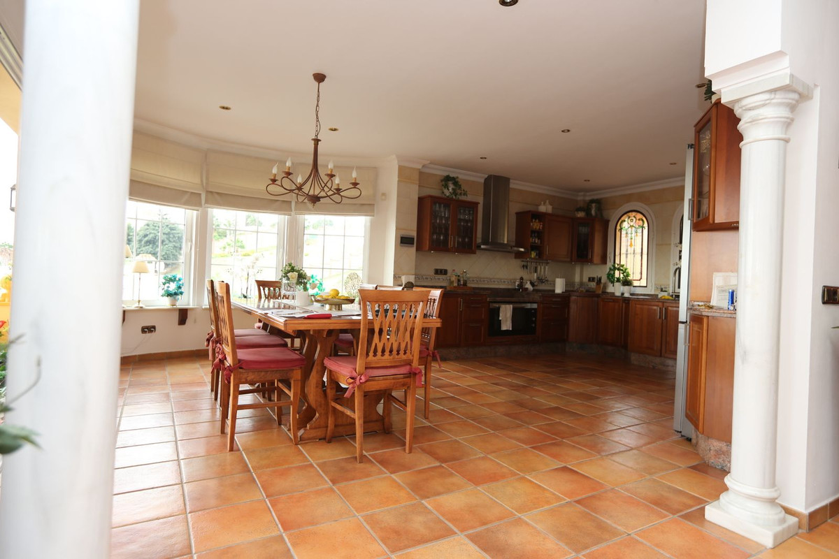 Huis te koop in Fuengirola | 4 slaapkamers H4871395