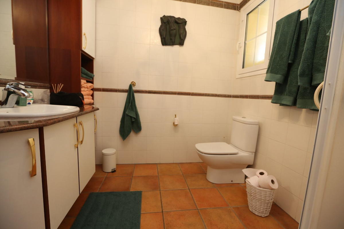 Huis te koop in Fuengirola | 4 slaapkamers H4871395