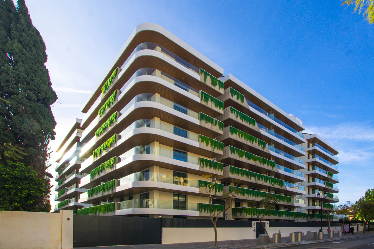 Apartment for sale in Fuengirola | 2 - 3 bedrooms H5133157