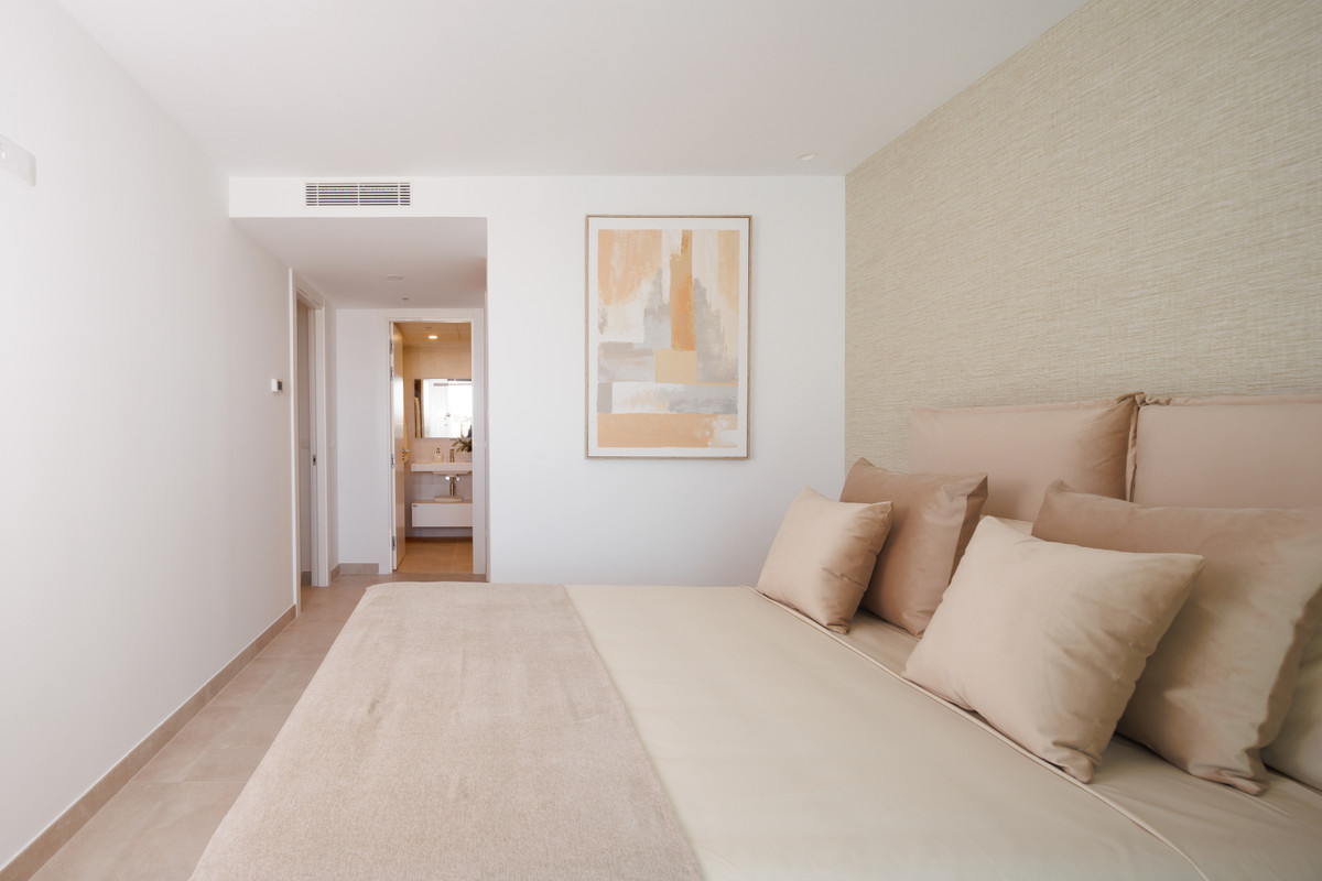 Apartment for sale in Fuengirola | 2 - 3 bedrooms H5133157