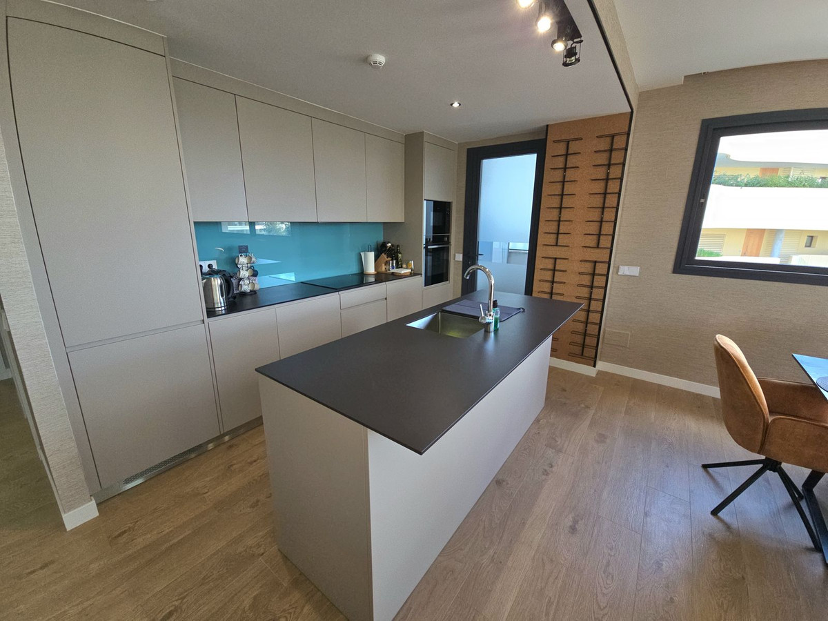 Appartement te koop in Fuengirola | 2 slaapkamers H5285866