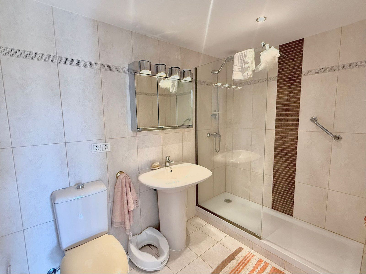 Appartement te koop in Fuengirola | 2 slaapkamers H5306737