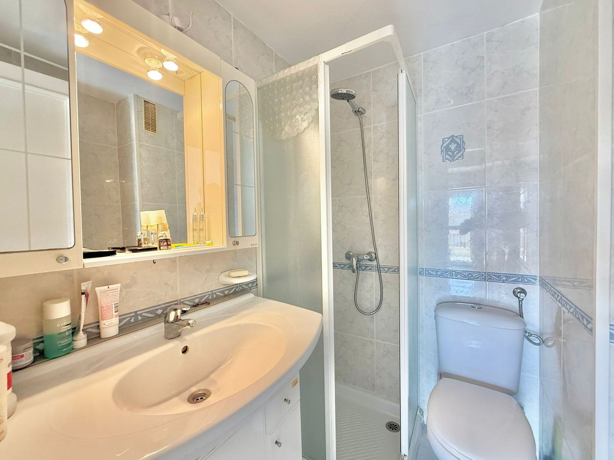 Appartement te koop in Fuengirola | 2 slaapkamers H5306737