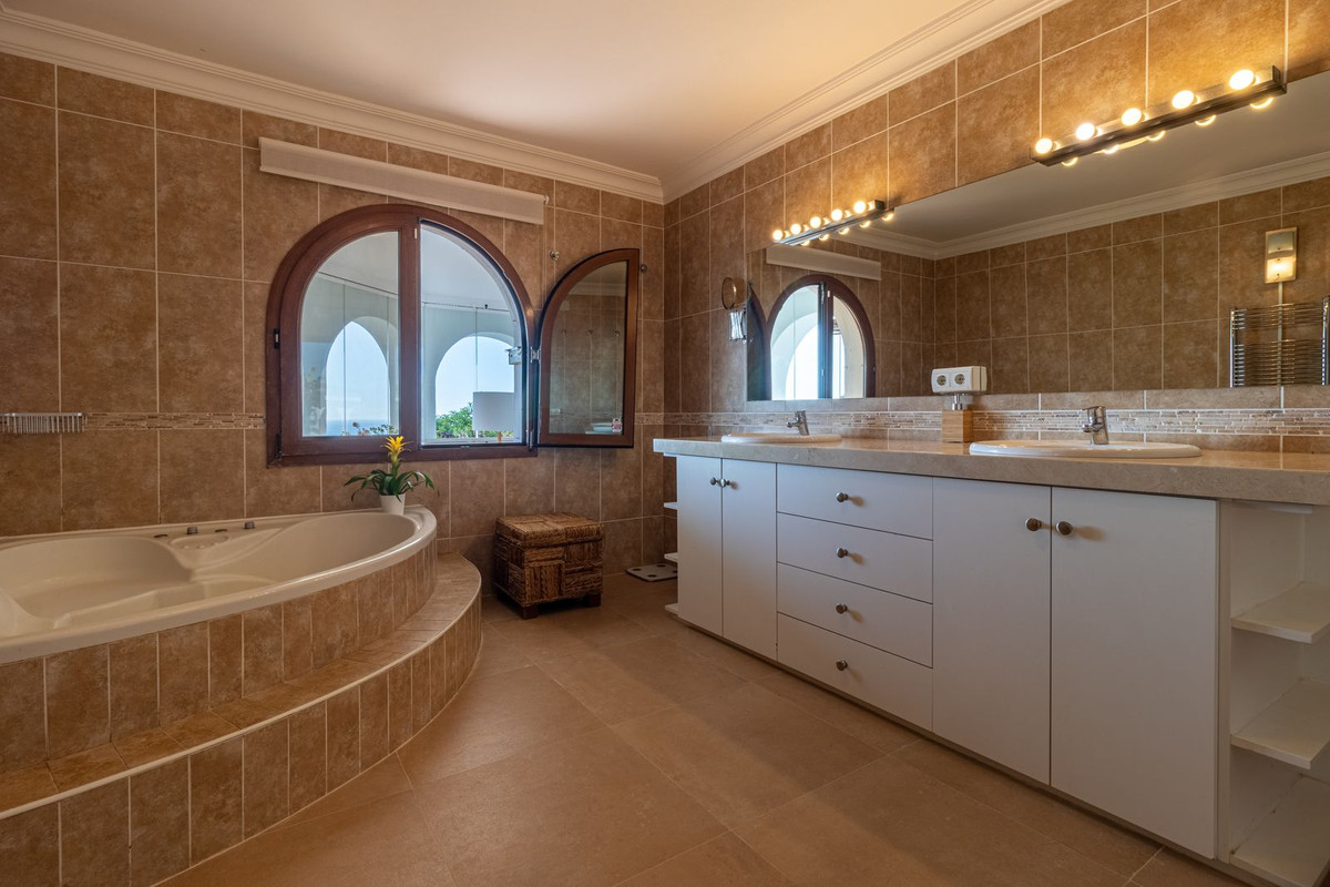 Huis te koop in Fuengirola | 6 slaapkamers H5309953