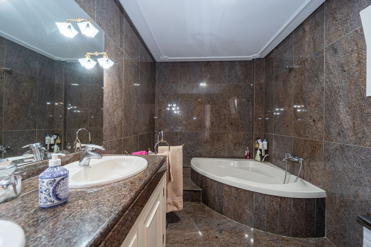 Huis te koop in Fuengirola | 5 slaapkamers H5506975