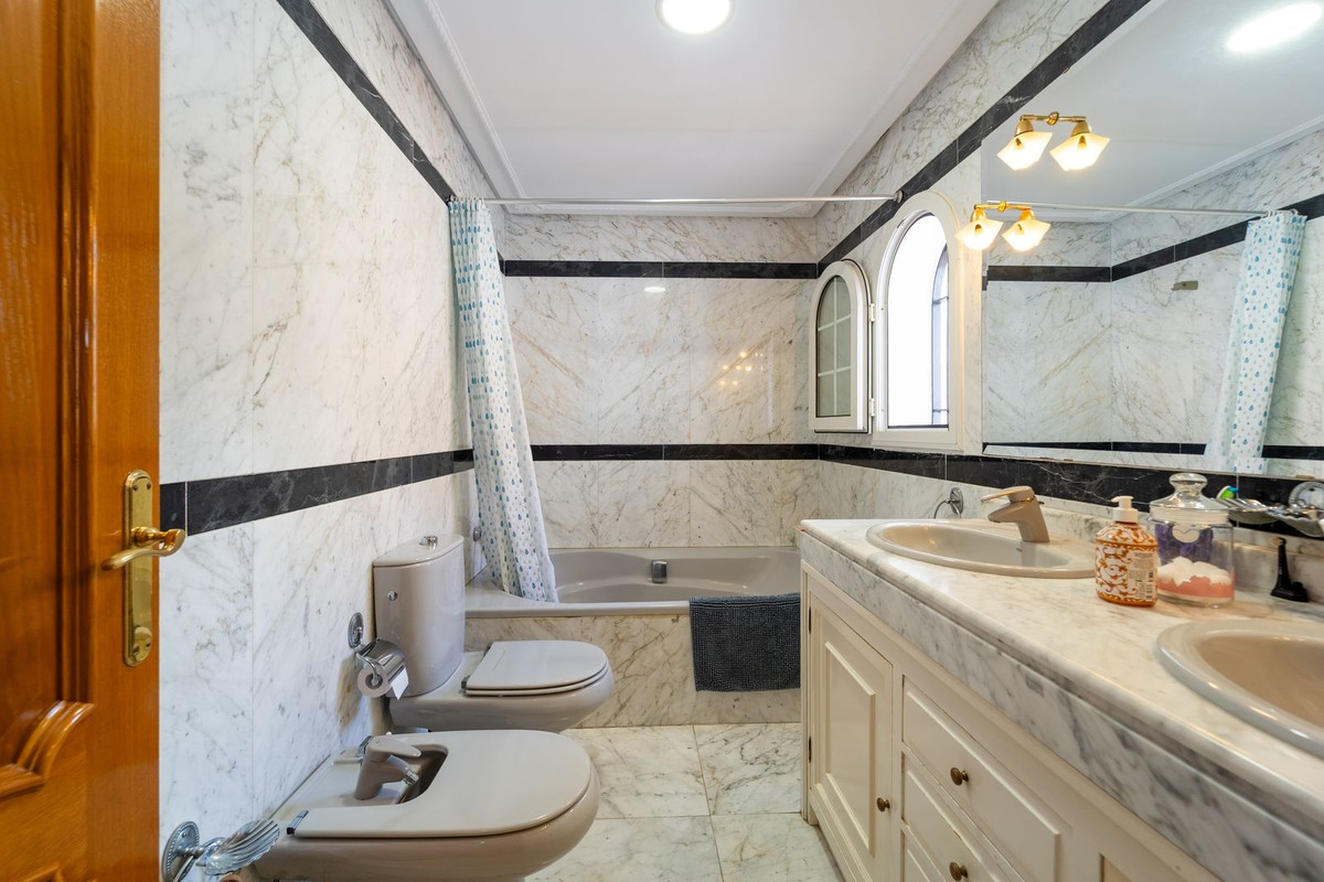 Huis te koop in Fuengirola | 5 slaapkamers H5506975