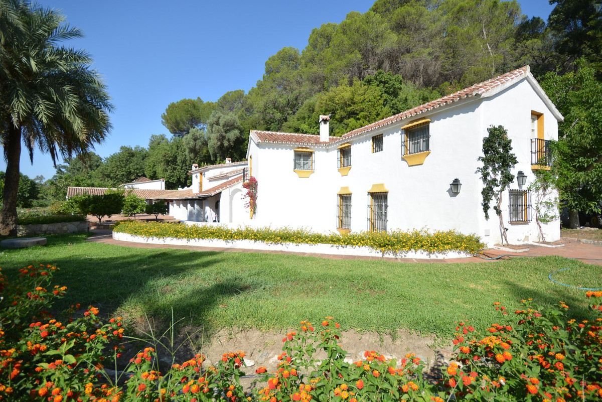 Finca - Cortijo te koop in Gaucín | 8 slaapkamers H5107468