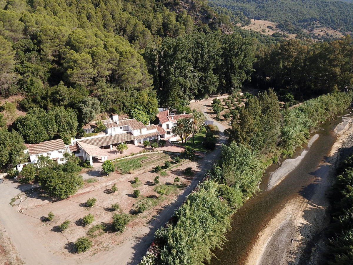 Finca - Cortijo te koop in Gaucín | 8 slaapkamers H5107468