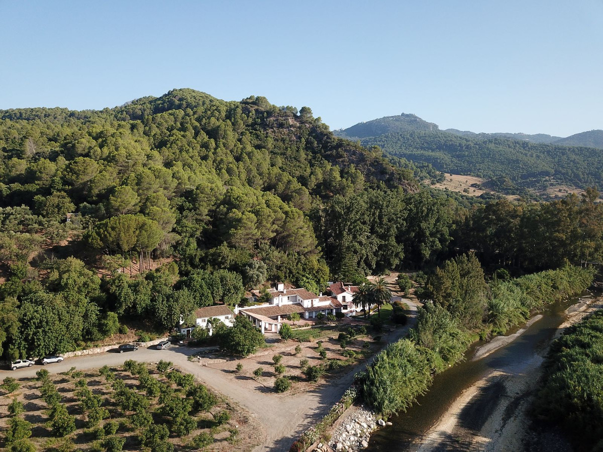 Finca - Cortijo te koop in Gaucín | 8 slaapkamers H5107468
