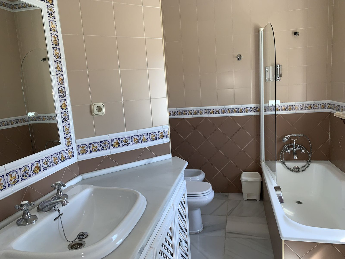 Huis te koop in Guadalmar | 5 slaapkamers H4821694