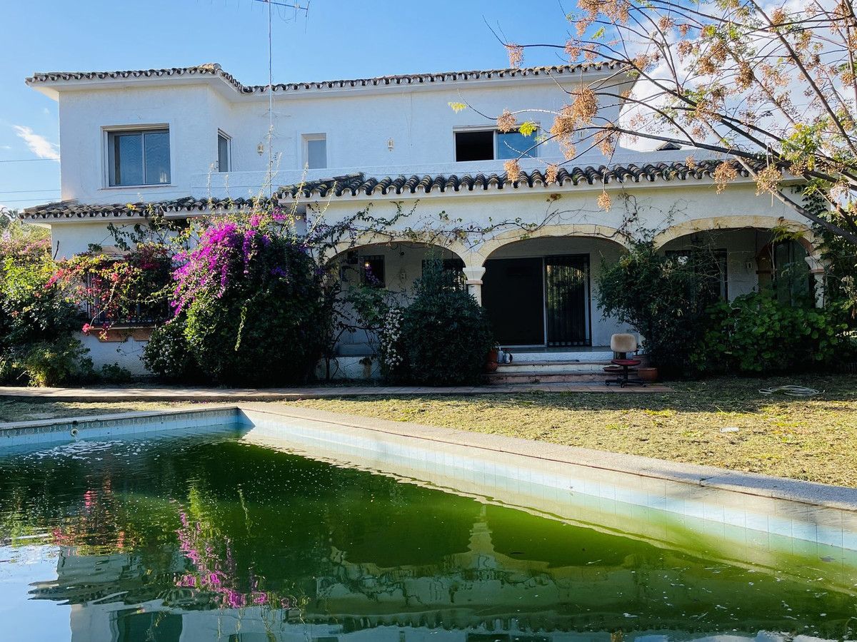 Vrijstaande Villa in Guadalmina Alta-1