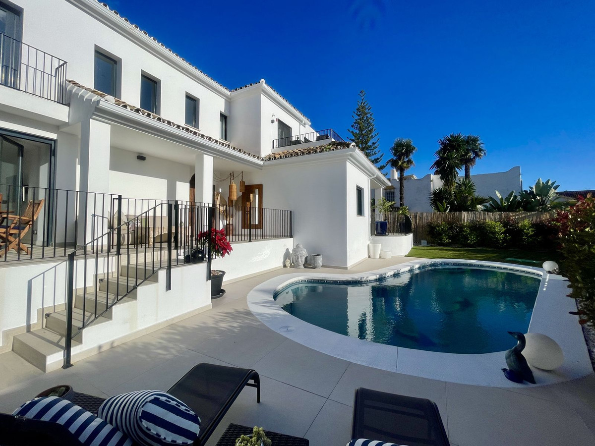 Vrijstaande Villa in Guadalmina Alta-1