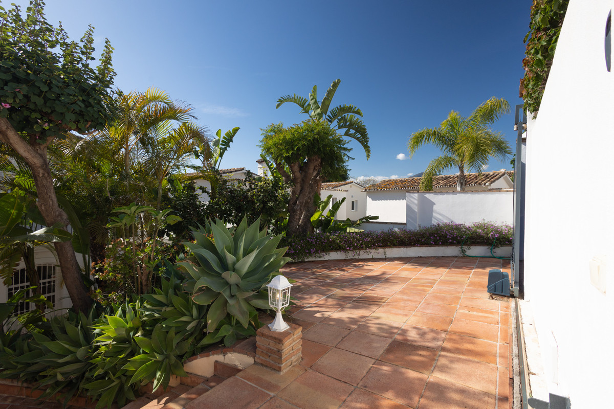 Vrijstaande Villa in Guadalmina Alta-35