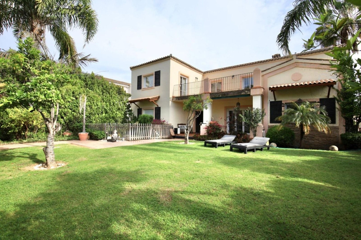 Huis te koop in Guadalmina Alta | 7 slaapkamers H5061856