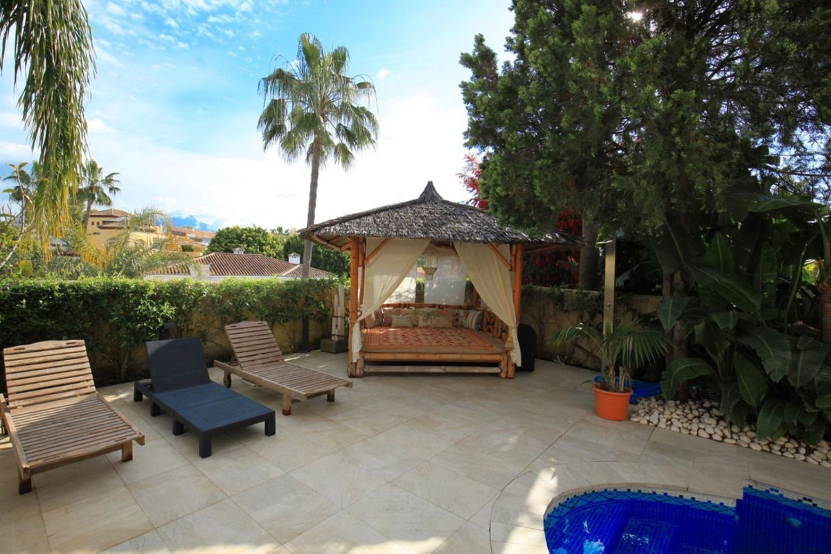 Huis te koop in Guadalmina Alta | 7 slaapkamers H5061856