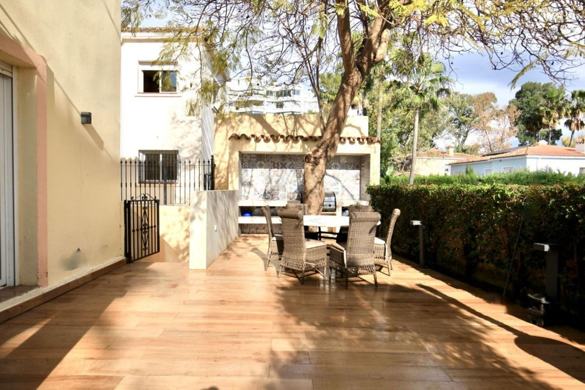 Huis te koop in Guadalmina Alta | 7 slaapkamers H5061856