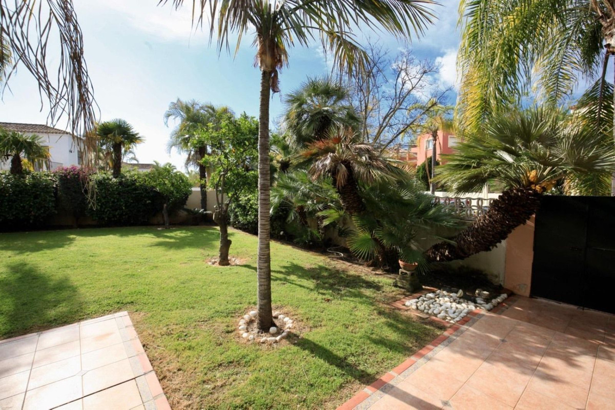 Huis te koop in Guadalmina Alta | 7 slaapkamers H5061856