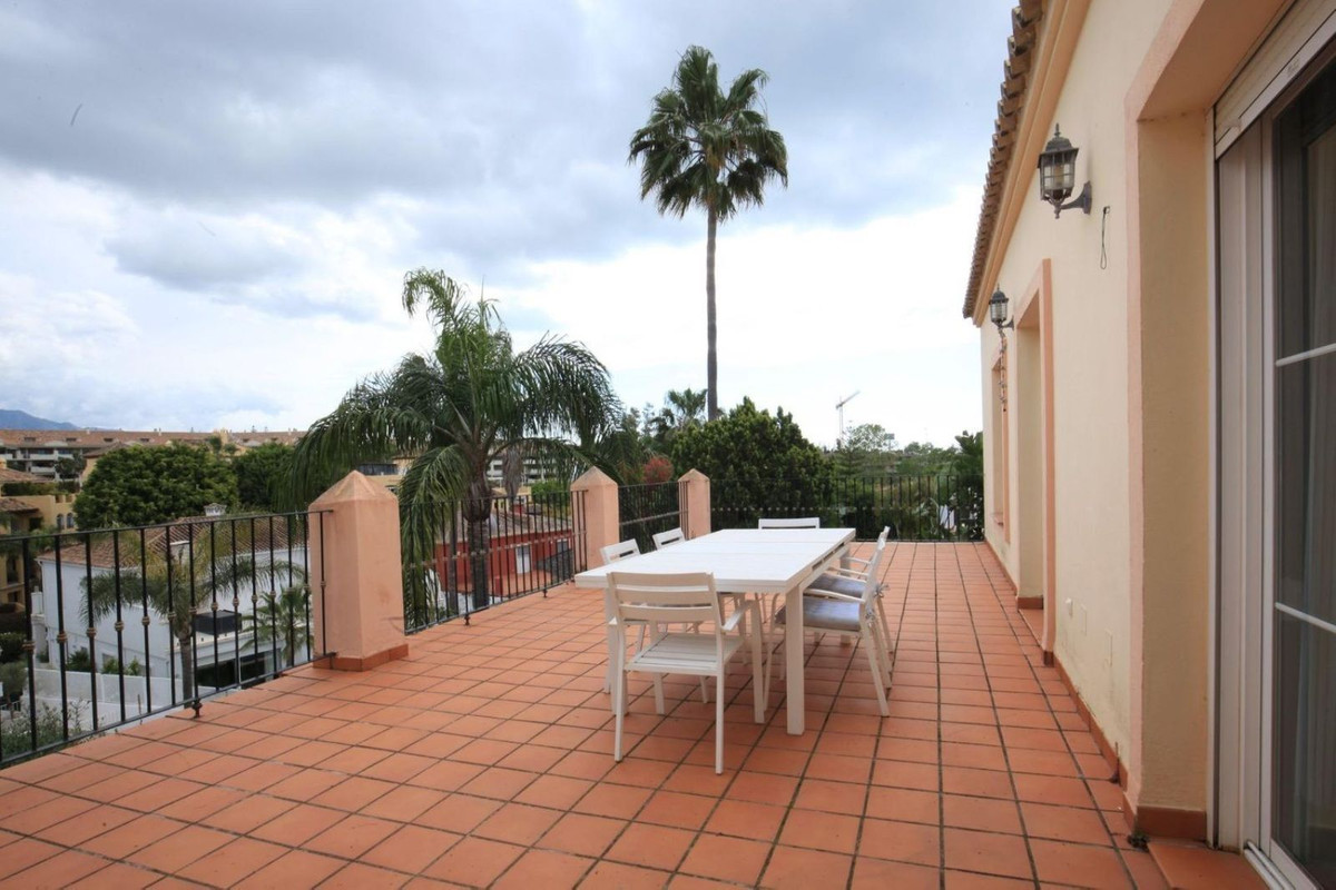 Huis te koop in Guadalmina Alta | 7 slaapkamers H5061856
