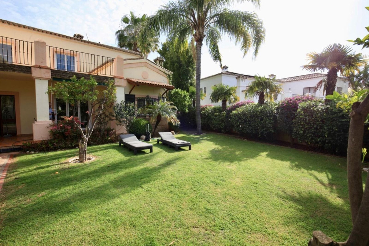 Huis te koop in Guadalmina Alta | 7 slaapkamers H5061856