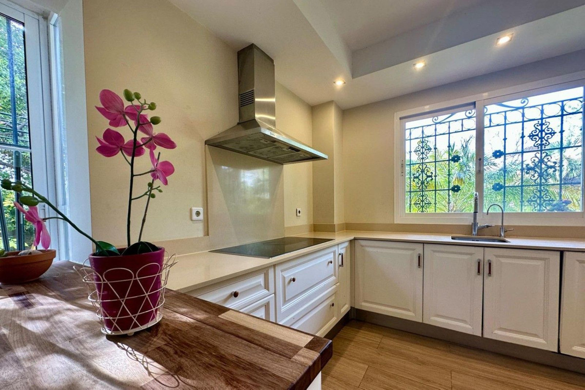 Huis te koop in Guadalmina Alta | 7 slaapkamers H5061856