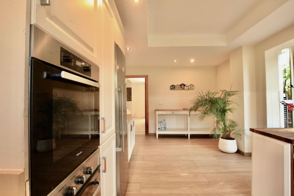 Huis te koop in Guadalmina Alta | 7 slaapkamers H5061856