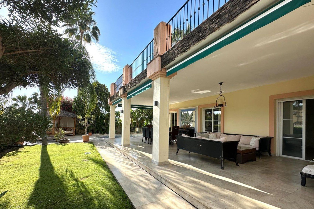 Huis te koop in Guadalmina Alta | 7 slaapkamers H5061856