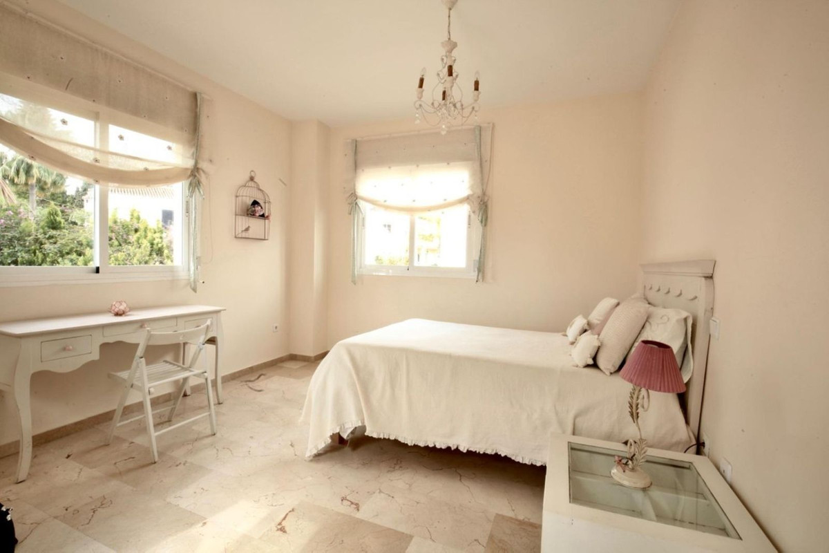 Huis te koop in Guadalmina Alta | 7 slaapkamers H5061856