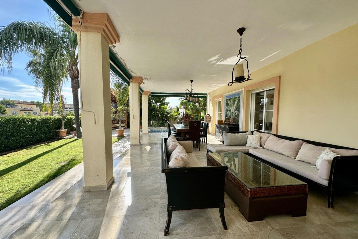 Huis te koop in Guadalmina Alta | 7 slaapkamers H5061856