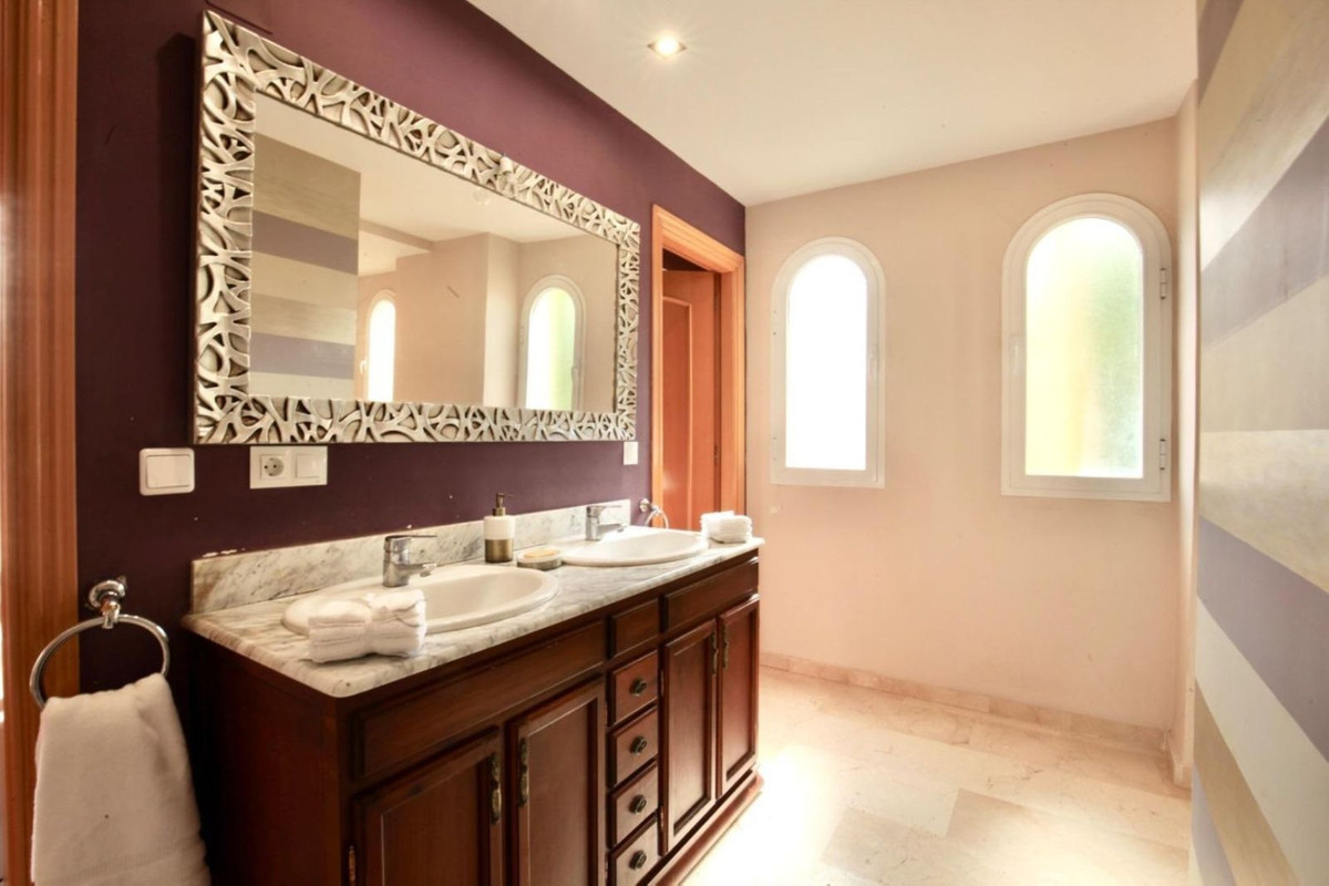 Huis te koop in Guadalmina Alta | 7 slaapkamers H5061856