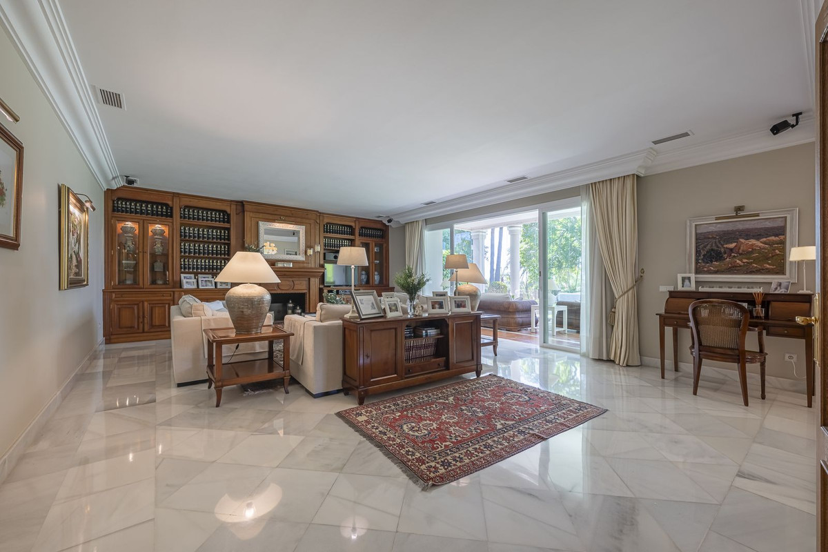 Huis te koop in Guadalmina Alta | 4 slaapkamers H5067145