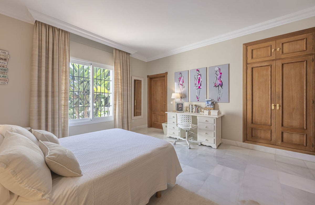 Huis te koop in Guadalmina Alta | 4 slaapkamers H5067145