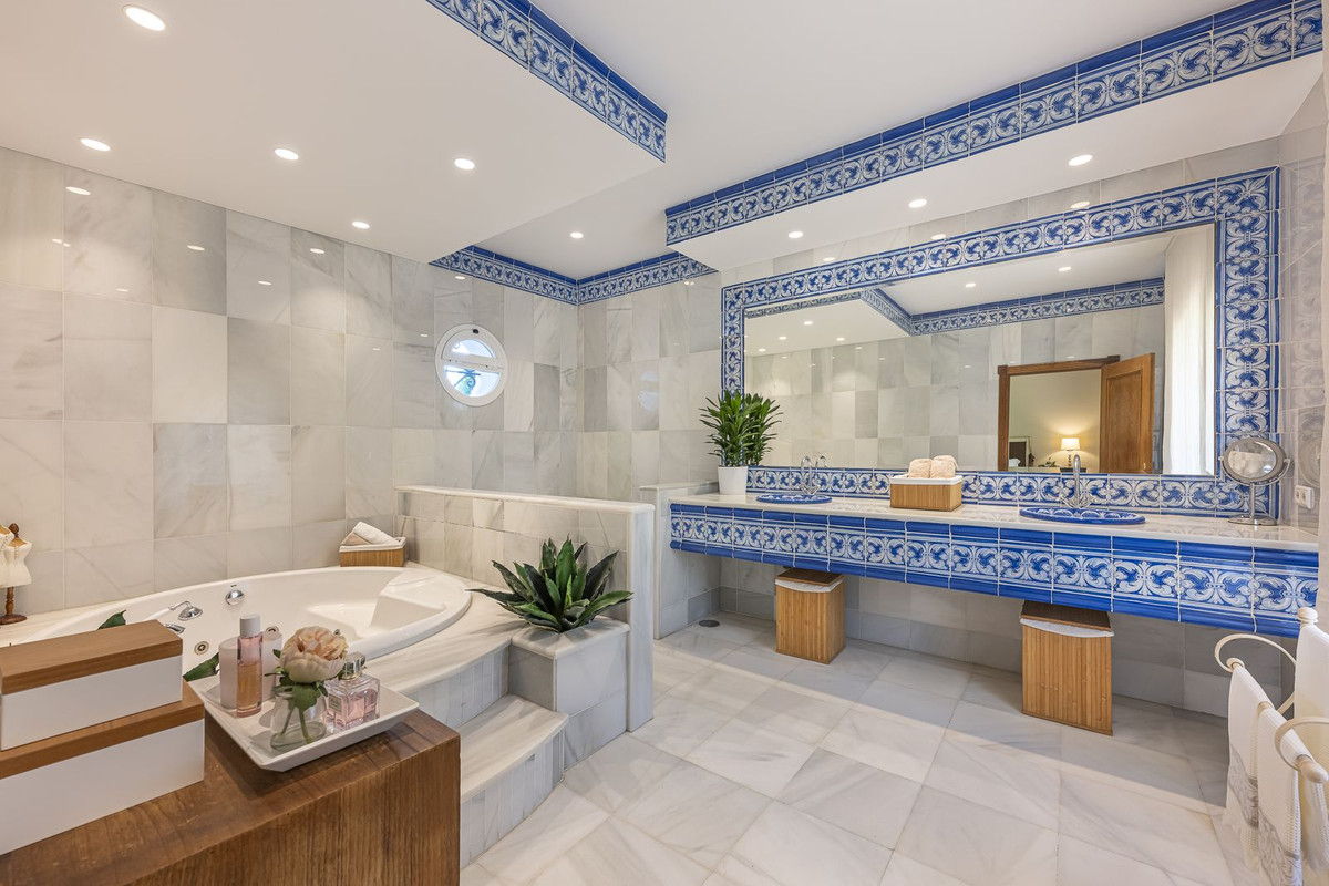 Huis te koop in Guadalmina Alta | 4 slaapkamers H5067145