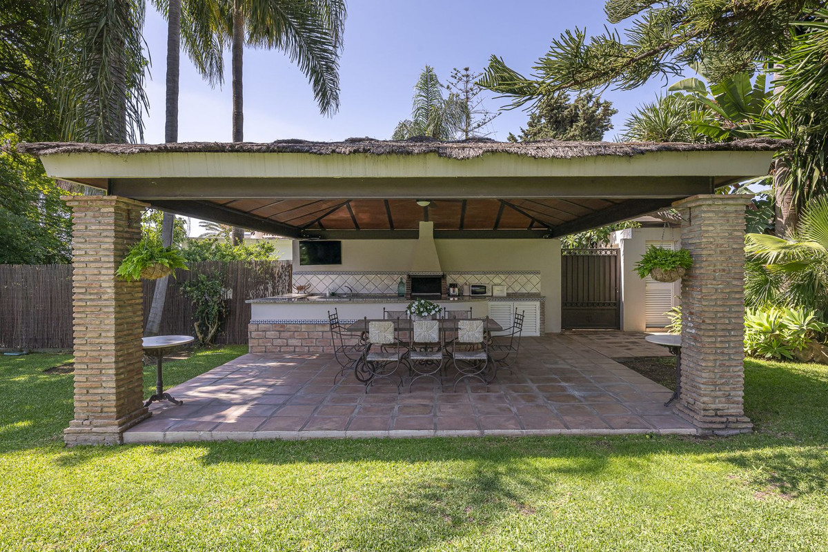 Huis te koop in Guadalmina Alta | 4 slaapkamers H5067145
