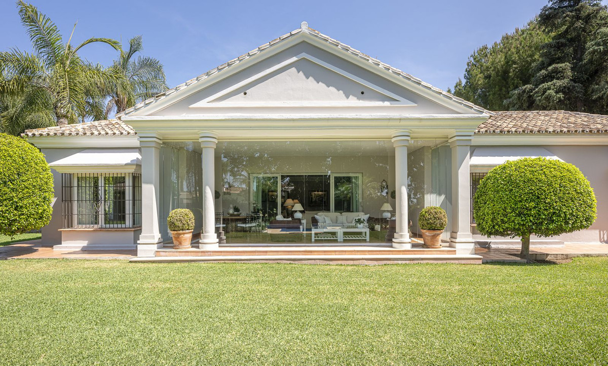Huis te koop in Guadalmina Alta | 4 slaapkamers H5067145