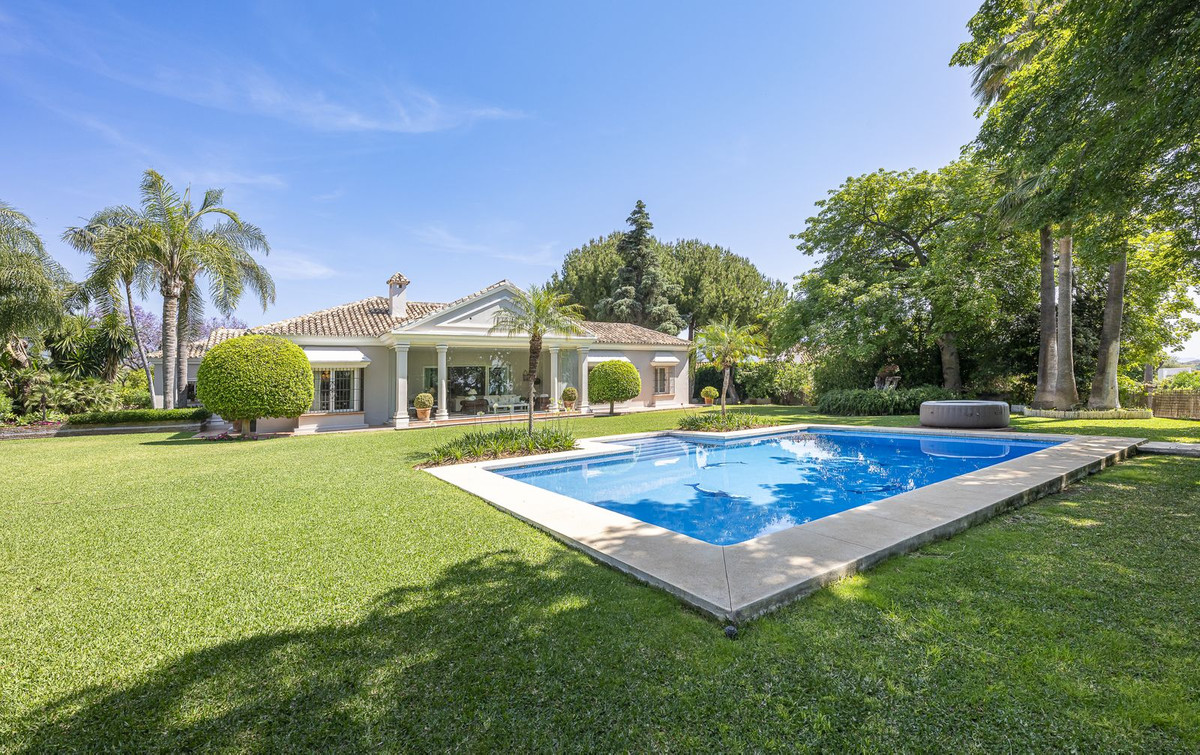 Huis te koop in Guadalmina Alta | 4 slaapkamers H5067145