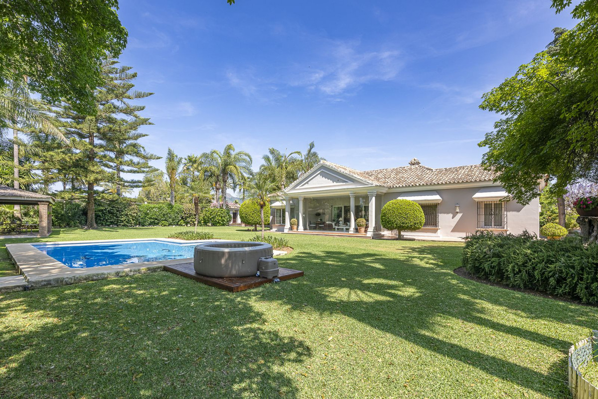 Huis te koop in Guadalmina Alta | 4 slaapkamers H5067145