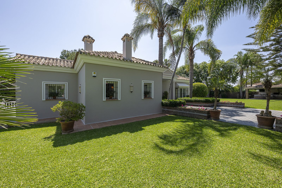 Huis te koop in Guadalmina Alta | 4 slaapkamers H5067145